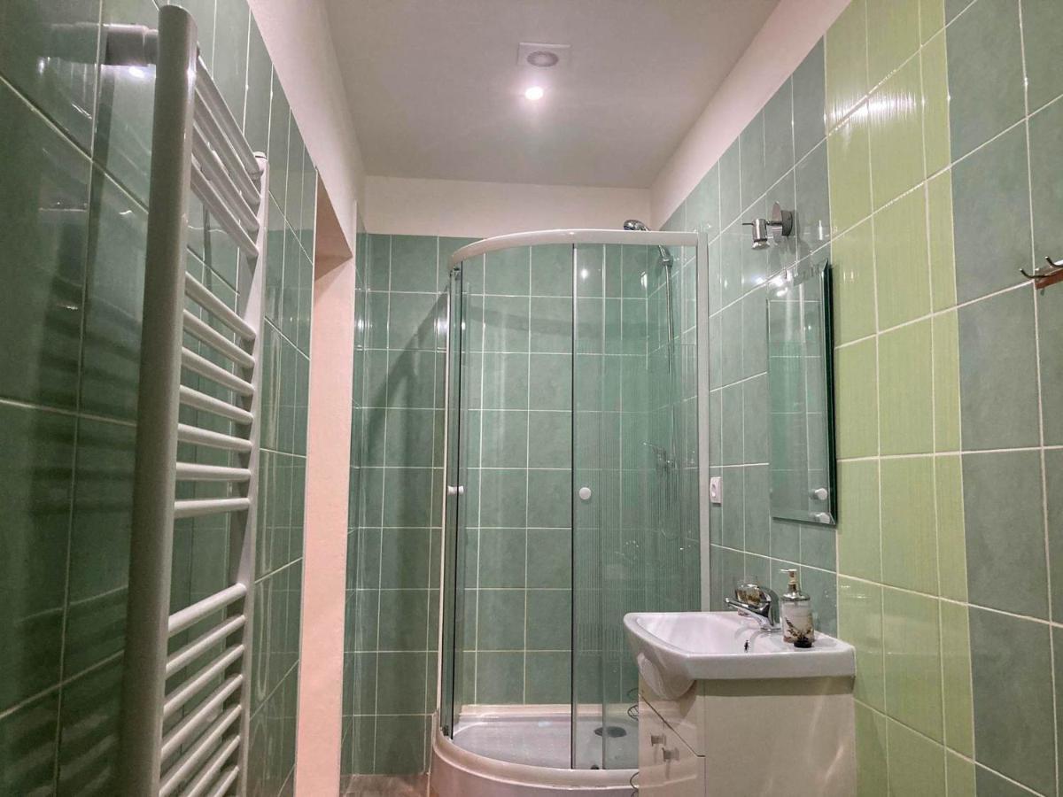 Vila Lesana โนวาเลสนา ภายนอก รูปภาพ